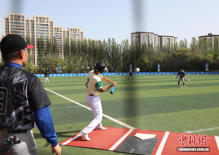海峡两岸青年慢投垒球邀请赛在银川开赛 两岸球