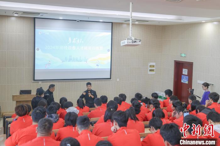 苏炳添：年轻运动员不要怀疑自己 期冀明年全运