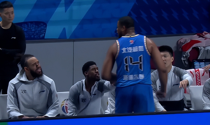 北京男篮上演惊天逆转 斯佩尔曼冲突后遭弃用