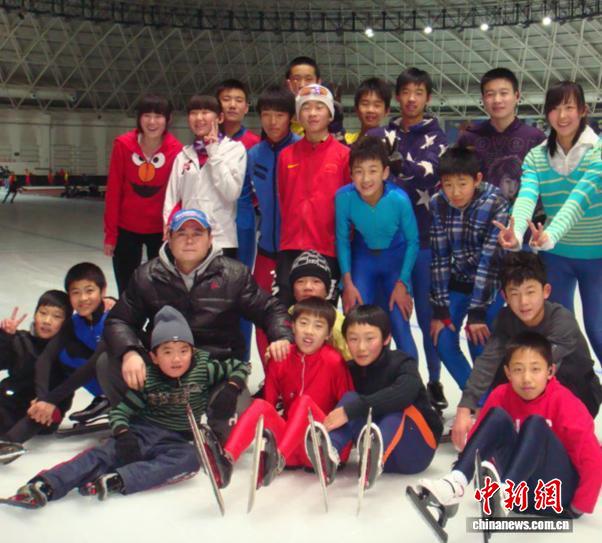 这枚金牌承载着中国长志气，照亮启蒙教练祝玉