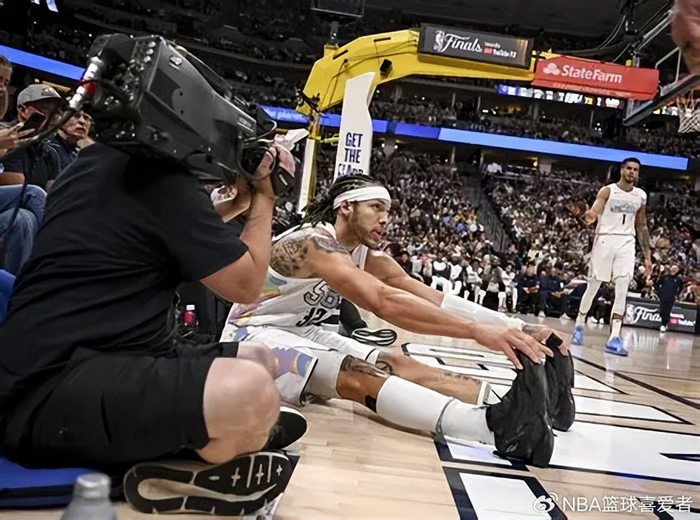 卢卡·东契奇二级腿筋拉伤赴欧治疗力争季后赛复