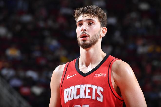 火箭季后赛关键战役：申京VS艾顿对位决定胜负